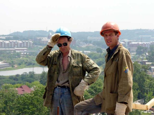 В России почти 300 тысяч строителей могут потерять работу