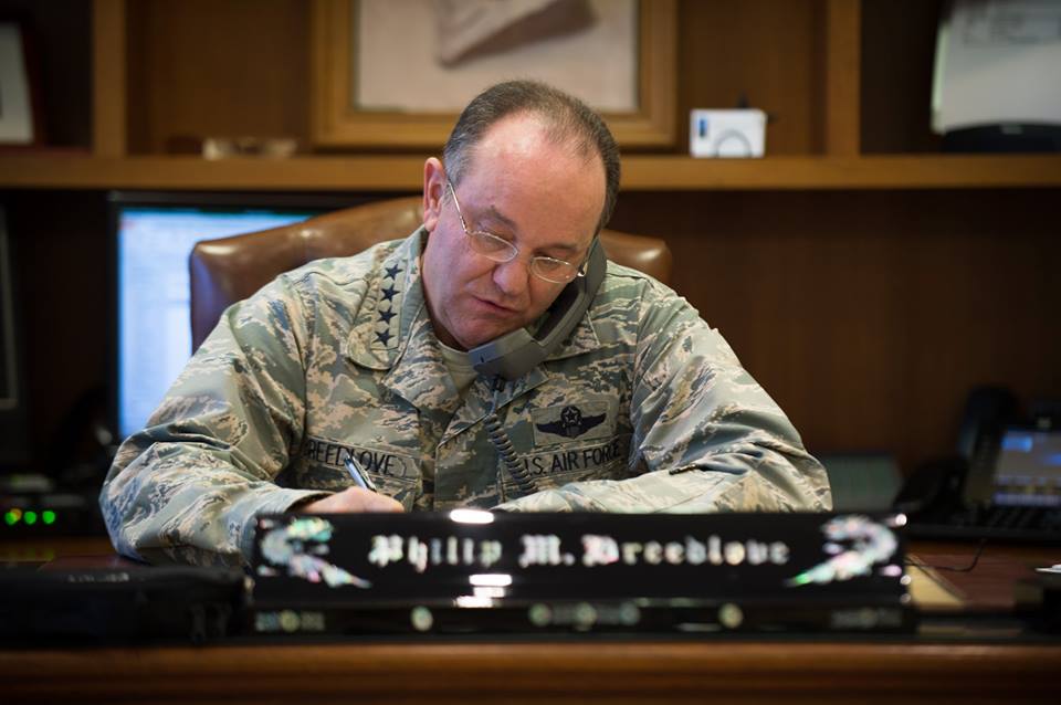 Командующий войсками НАТО: Минский меморандум поможет стабилизации в Украине