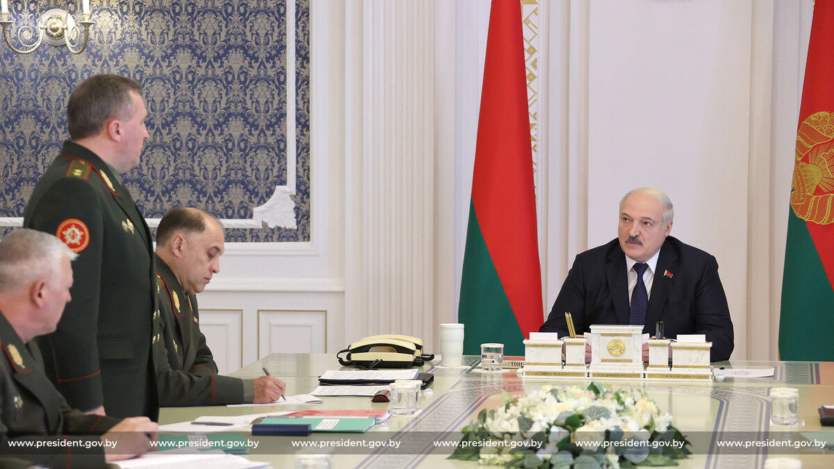 Лукашенко оскорбил Зеленского и выдумал угрозу для Беларуси, готовя "почву" для нападения на Украину