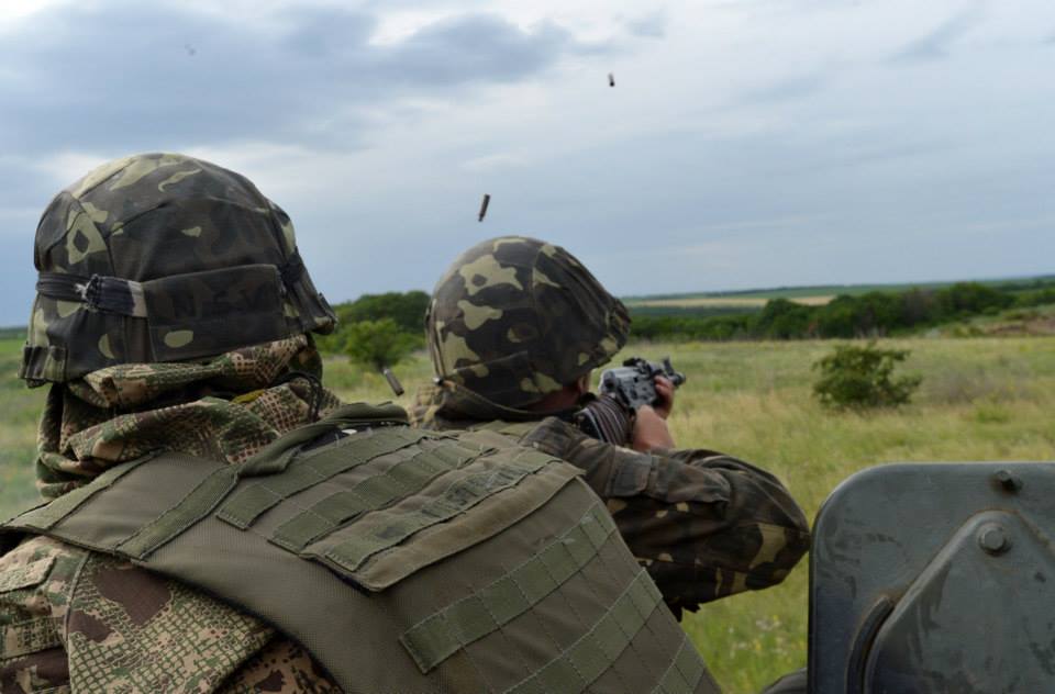 Неспокойные сутки в зоне АТО: боевики ранили двух защитников Украины, на приморском направлении идут ожесточенные бои