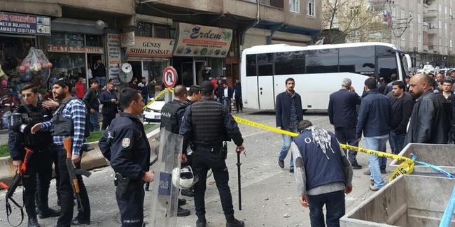 В Турции прогремел мощный взрыв: опубликовано видео происшествия, в котором пострадали несколько человек