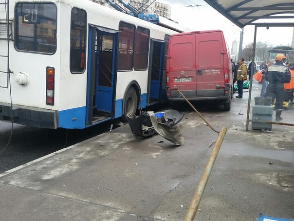 В Санкт-Петербурге мертвый водитель насмерть сбил супругов-пенсионеров