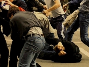 В Ереване во время акции протеста началась потасовка