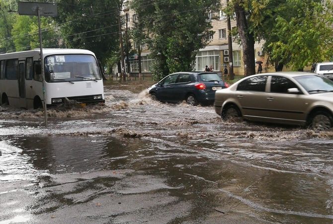 Погода в Киеве 27 июня: в столице продолжится непогода, на город идут ливни и грозы