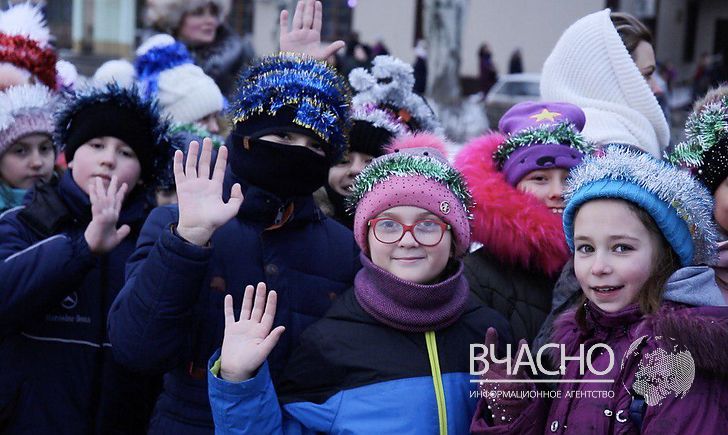 "Щедрик" в исполнении 3000 тысяч жителей Покровска звучал для россиян как прощальная песня оккупантам – кадры