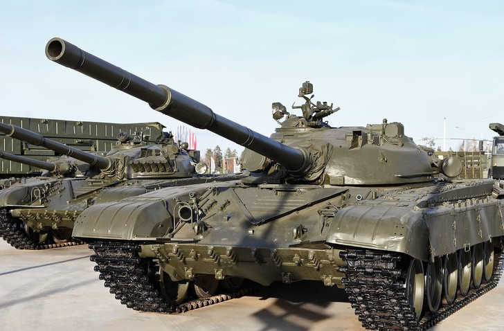 Агрессор готовится к резкой эскалации: ОБСЕ обнаружила в Луганске десятки российких танков Т-72, “Градов” и ЗРК - подробности