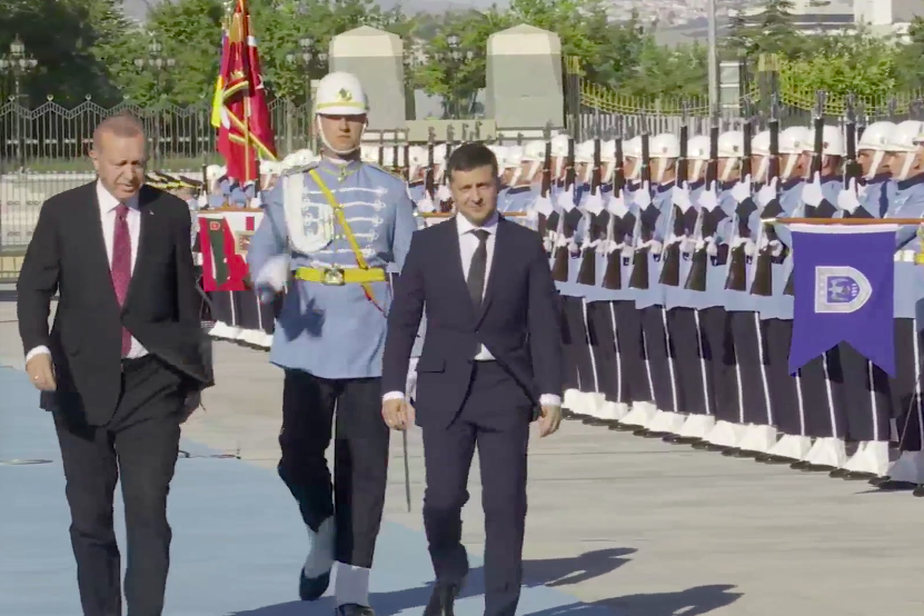 ​Как Эрдоган встретил Зеленского в Анкаре - видео