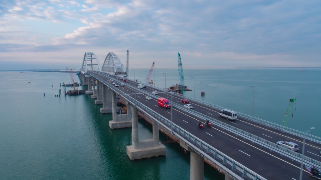 Перекроет проход полностью - Крымский мост ждет трагический исход 