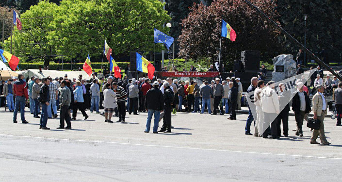 ​МВД поспособствовало проведению митинга в Кишиневе: правоохранители не мешают молдованам протестовать против правительства