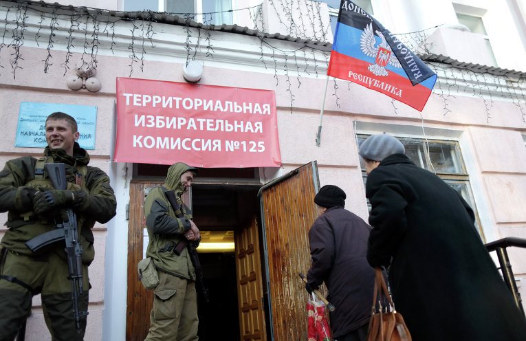Яценюк: Выборы на востоке под дулом российского пистолета невозможны