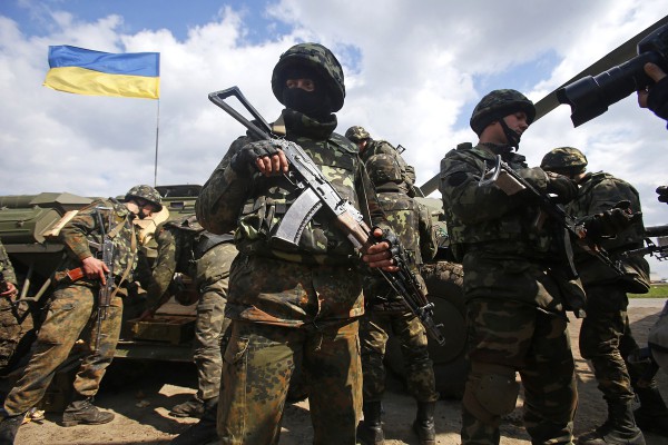Украинские военные пытаются перекрыть границу по рубежу Северского Донца