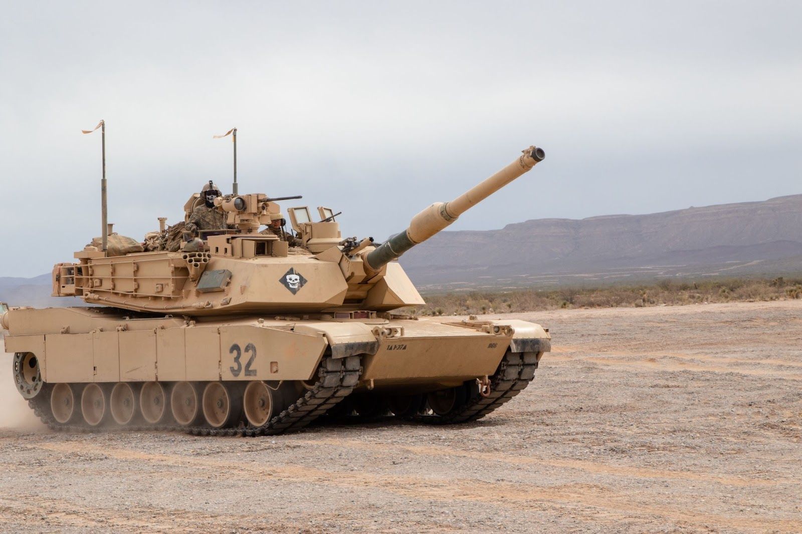 Экс-глава ЦРУ о танках Abrams для Украины: "Стоит ли россиянам волноваться? Абсолютно"