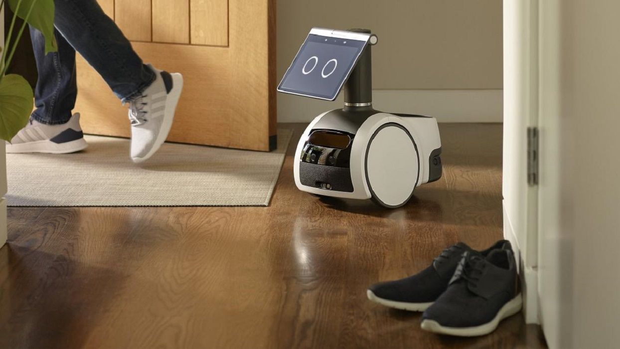 Компания Amazon создала робота, который "преследует" людей