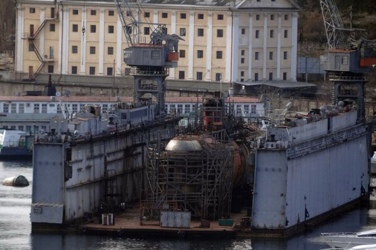 В Крыму затонула российская подлодка с ремонтным доком: что произошло - фото