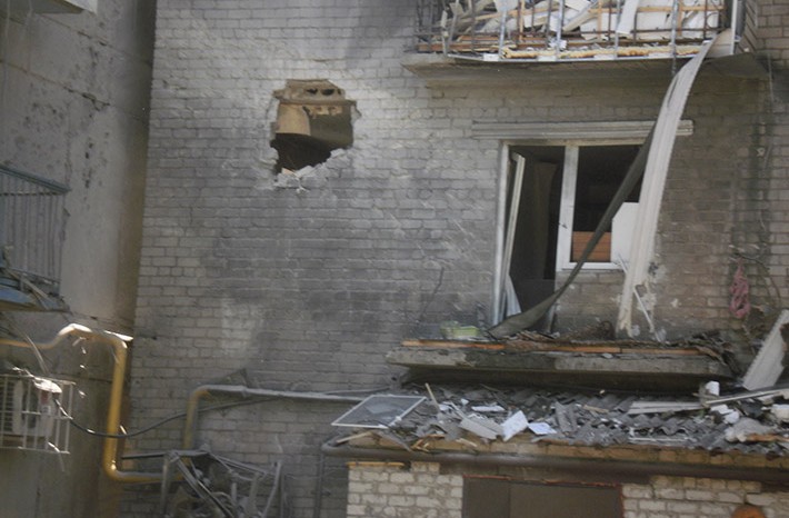 ДНР: Горловку обстреляли из "Градов", горит жилой дом