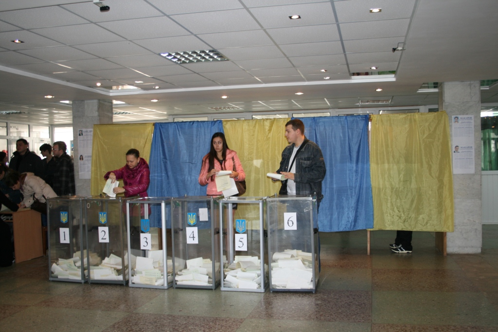 В Ровно "заминировали" избирательный участок