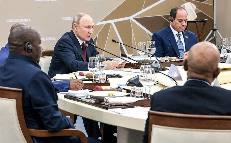 Путин теряет Африку из-за нападения на Украину - Bloomberg