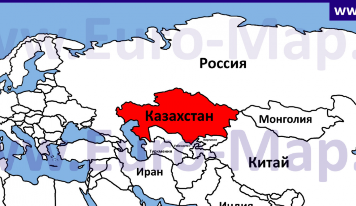 В Алматы на российском консульстве повесили плакат "Северный Казахстан ‒ это казахская земля" и хотят "забрать" Оренбург