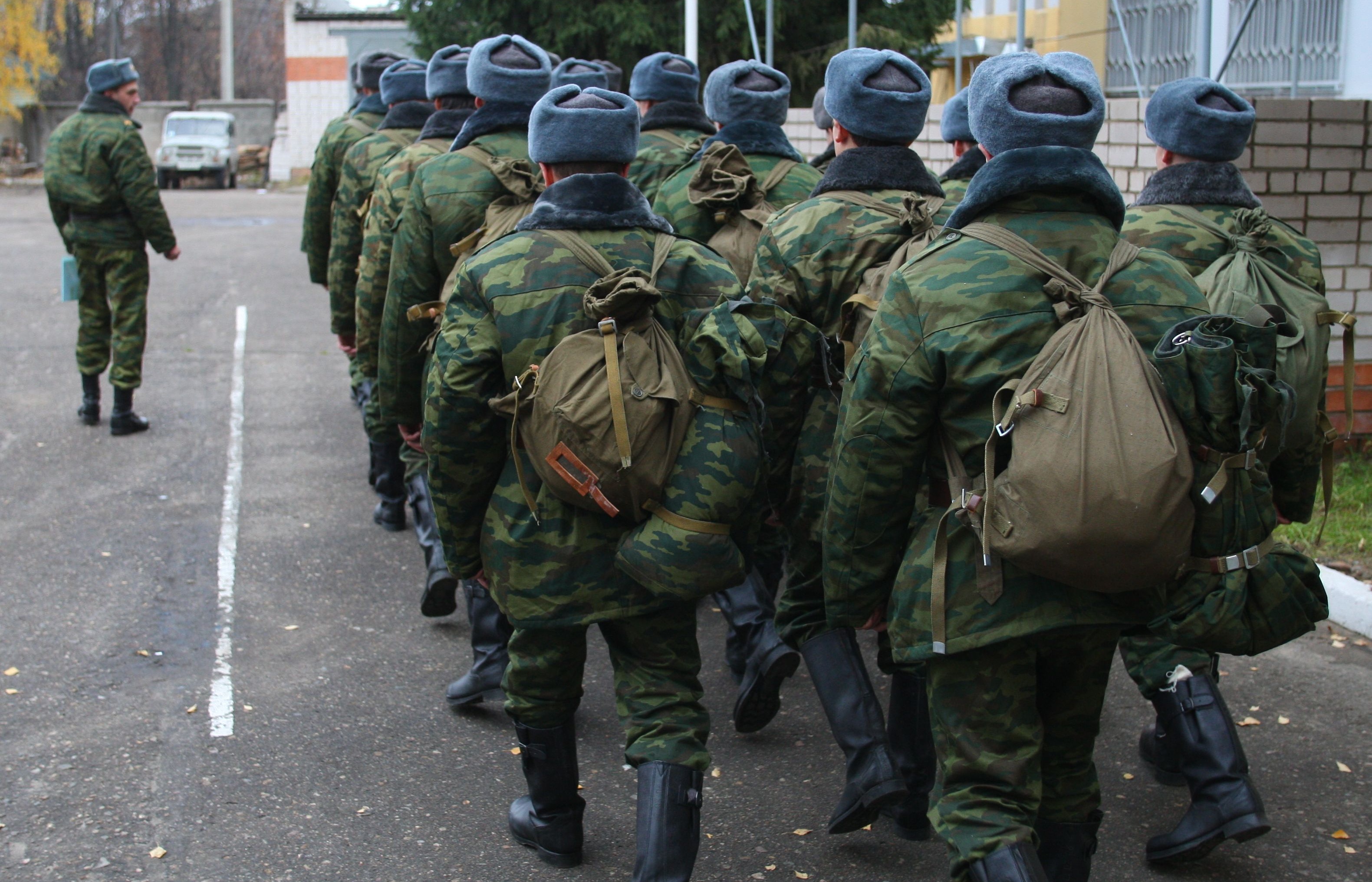 Мобилизовали сразу после срочной. Военная мобилизация. Осенний призыв в армию. Российские военные. Военная служба.