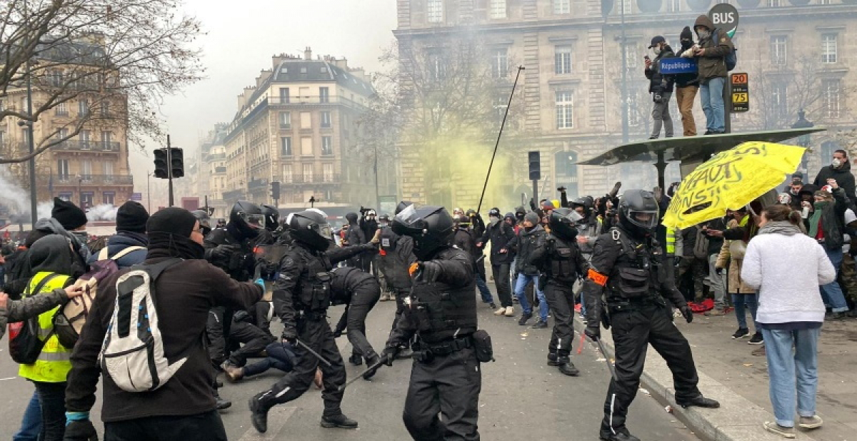 Акции против расизма в Лондоне и Париже: протесты переросли в столкновения с полицией
