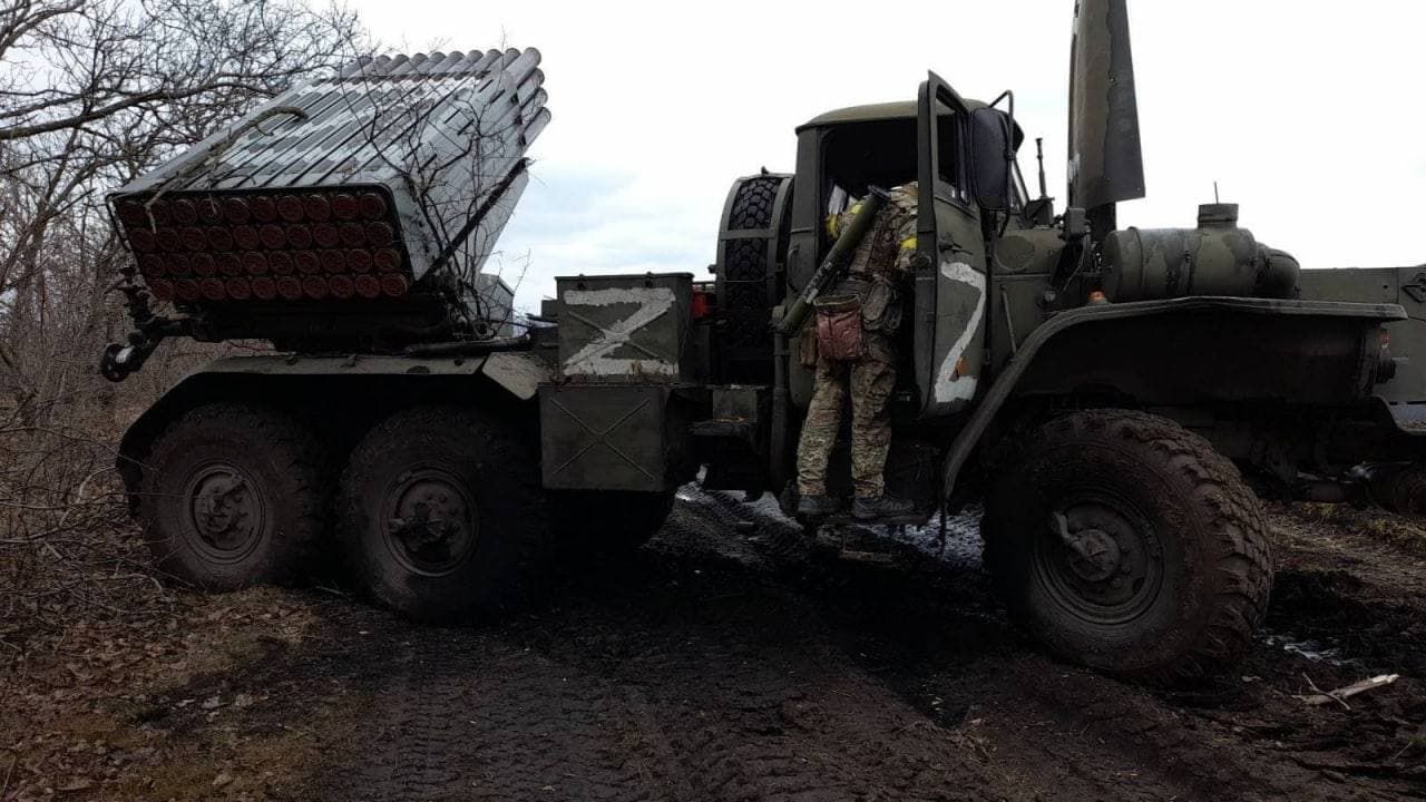 Путину вручат "Героя Украины": показан график приобретений трофейной техники 