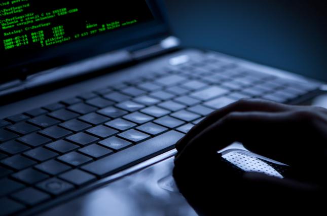 Лондон предостерег РФ: Кремлю пообещали мощную кибератаку, "парализующую" всю страну
