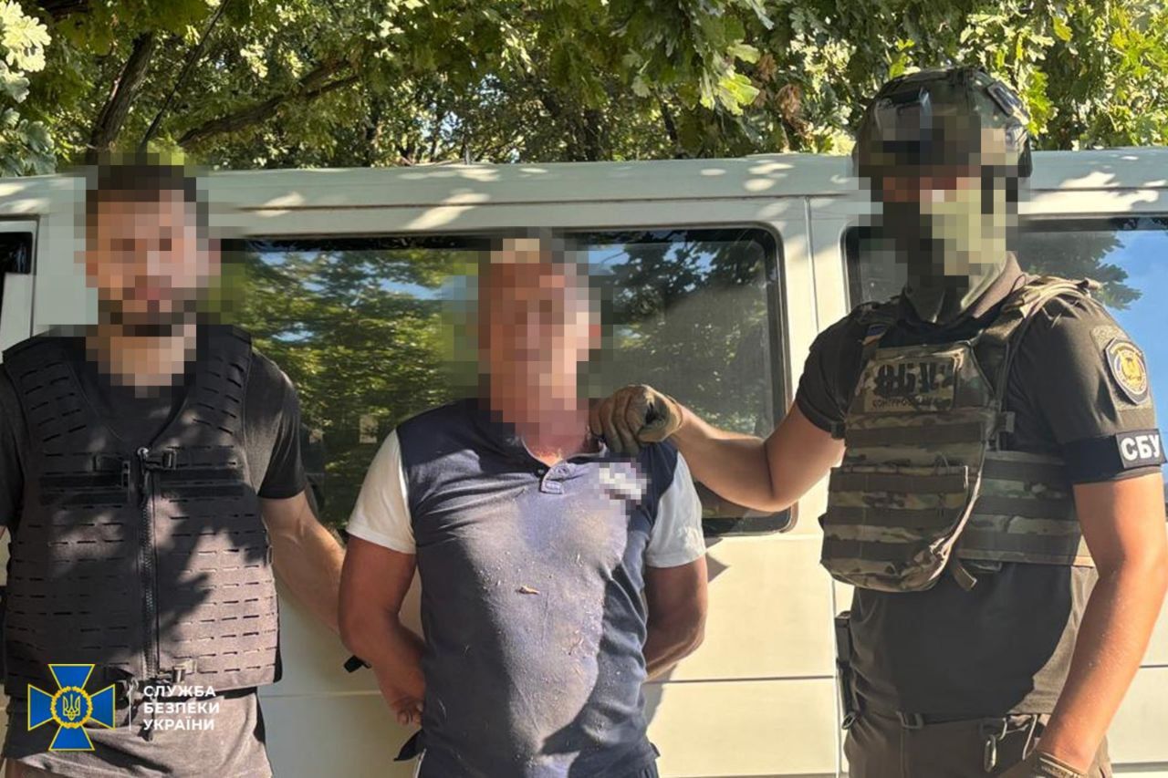СБУ пресекла попытки РФ шпионить за войсками ВСУ на южном фронте: задержан 65-летний глава агентурной сети