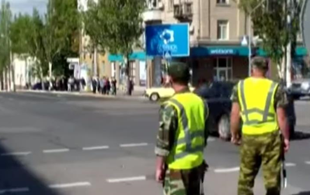 ГАИ ЛНР: как в центре Луганска ополченцы пытаются регулировать движение