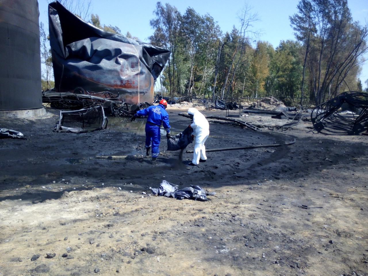 На нефтебазе под Киевом не наблюдается признаков горения, - ГСЧС