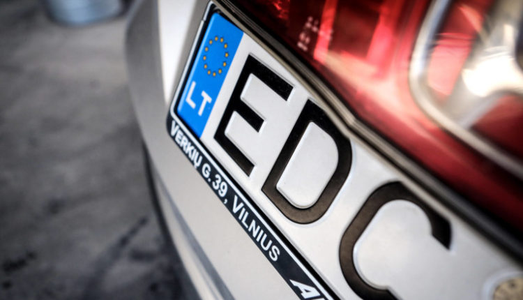 Новые правила Кабмина: как полиция будет отлавливать машины с еврономерами