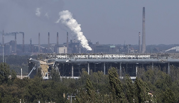 Селезнев: Позиции сил АТО возле Дебальцево и Донецкого аэропорта постоянно под обстрелом