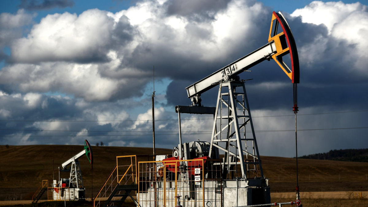 Цены на нефть падают – меры России и ОПЕК по сокращению добычи не помогли