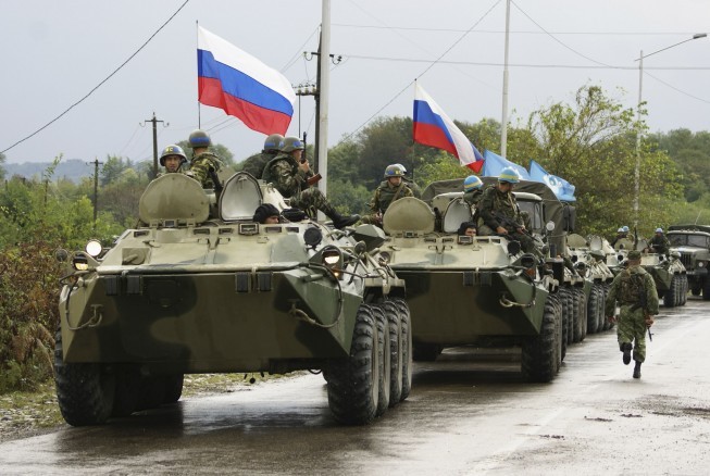 СМИ: Россия стягивает войска к границе с Херсонской областью