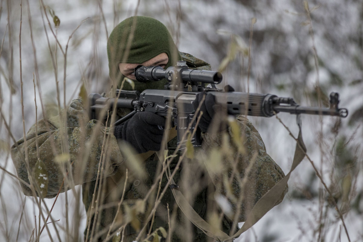 Кадровые военные ВС РФ на Донбассе: Кремль отправил российских снайперов на передовую с одной целью - ГУР