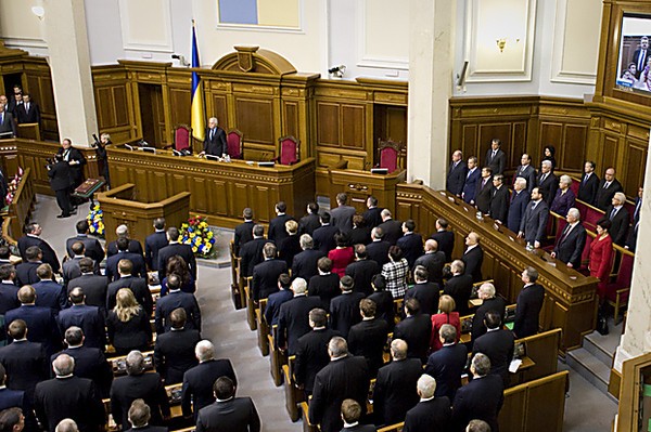 Комитеты разделены между депутатами: оппозиция получает один комитет