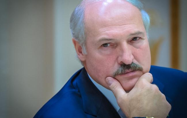 "Лукашенко построил свою политику на том, что не признает ошибок", - политолог считает, что глава Беларуси не отменит "закон про дармоедов", который был причиной массовых протестов в стране