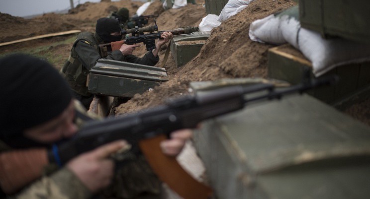 Мощный бой между ВСУ и боевиками ДНР: украинские солдаты прорвали оборону террористов в районе Волновахи