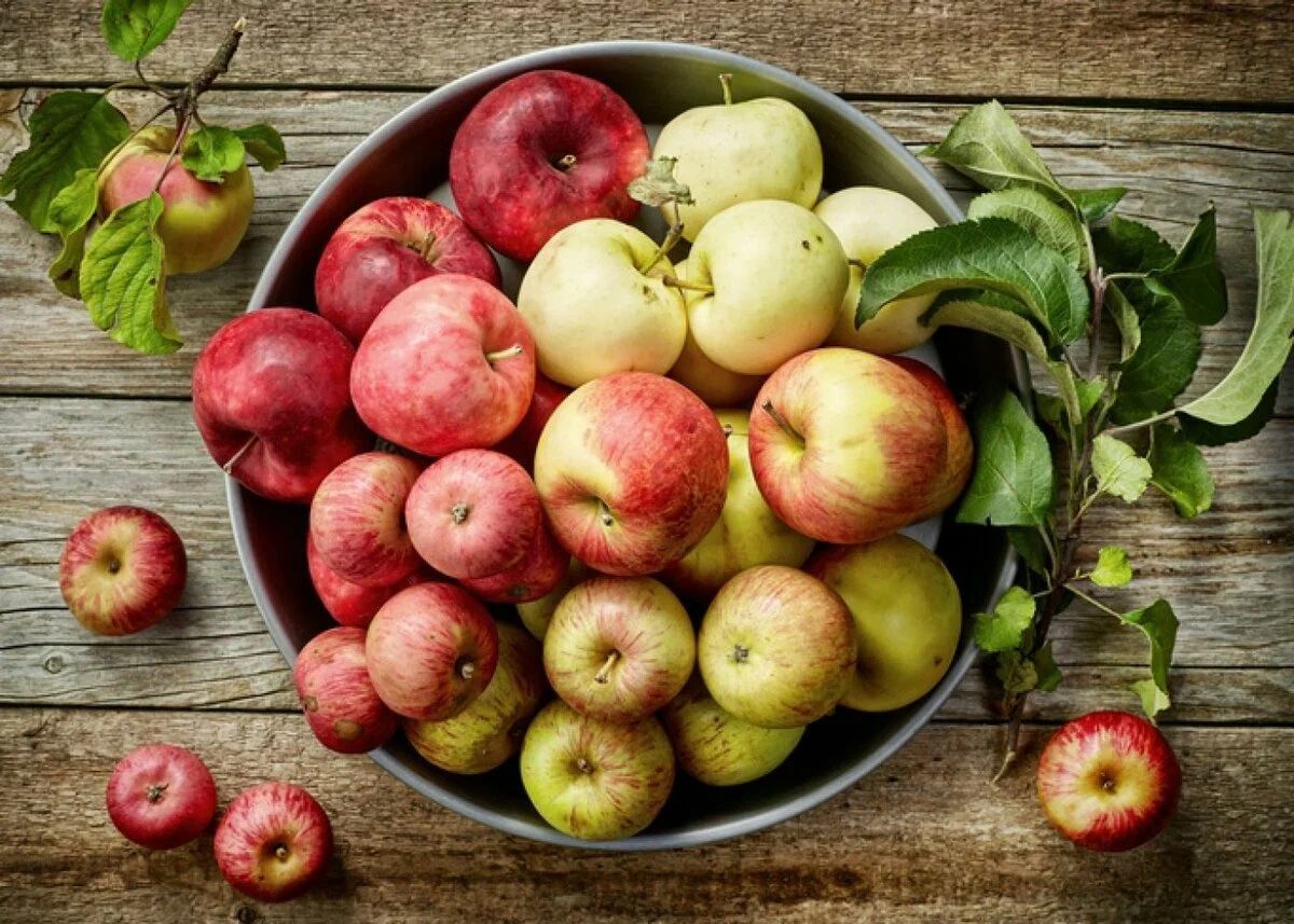 Что будет, если съедать по одному яблоку в день: шесть неочевидных эффектов
