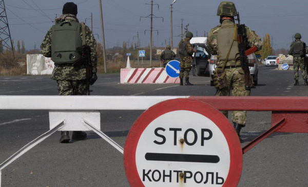 Добивают умирающий турпоток: оккупант посреди сезона затеял ремонт своих КПП на админгранице материковой Украины с Крымом