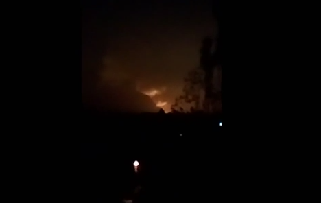 На западе Донецка зарево и задымление: снаряд попал в завод