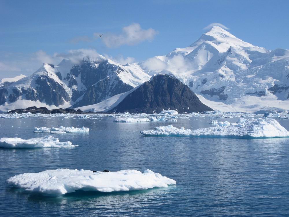 Россияне планируют изучать древнее подледниковое озеро в Антарктиде