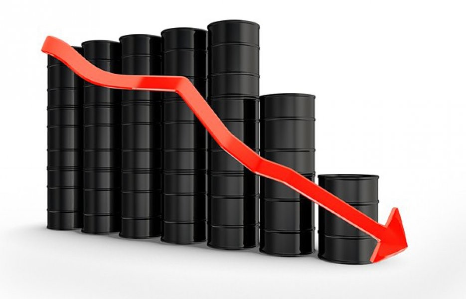 Цена эталонной нефти Brent упала ниже 38 долларов за баррель