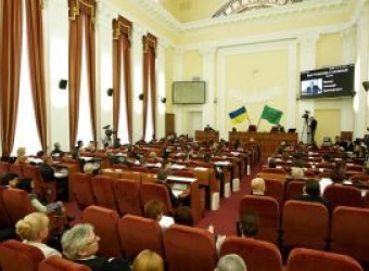 Харьковские депутаты вдвое урезали свою численность