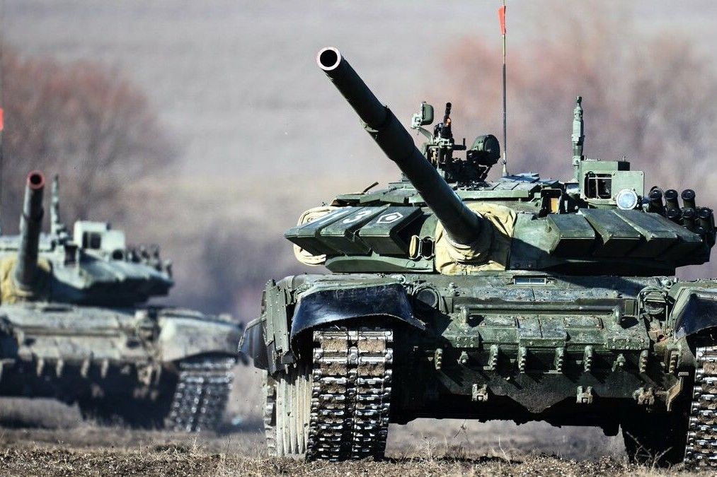 "Грязи не боятся?” - жители Сумщины загнали 4 танка оккупанта в западню, выбраться не смогли