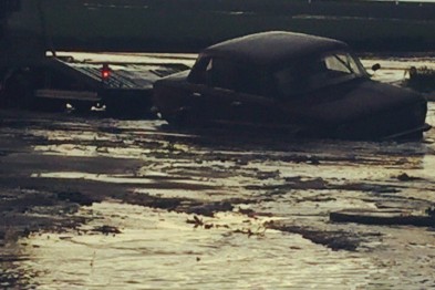 ​В Днепропетровске в огромных лужах тонут автомобли: шокирующие кадры потопа