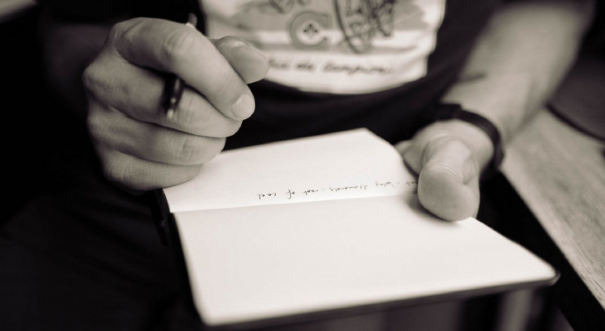 Харьковчанка, написав предсмертную записку, покончила с собой и 10-летним сыном 