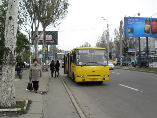 В Донецке снаряд попал в 25-ю маршрутку