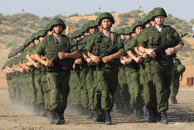 Россия разместила около границы с Украиной 55 тысяч военных 
