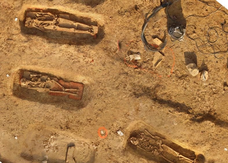 Научные открытия: археологи обнаружили на юге Франции древний некрополь в 315 захоронений