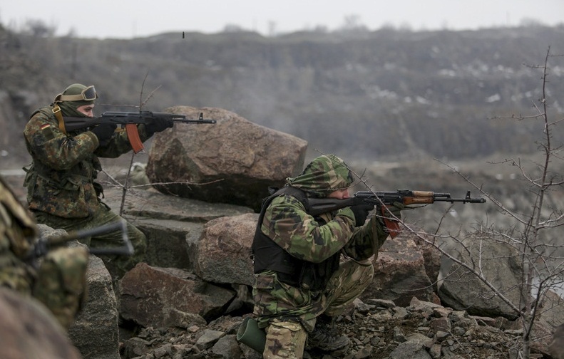 Глава ДНР Захарченко объяснил вывод боевиков из Широкино